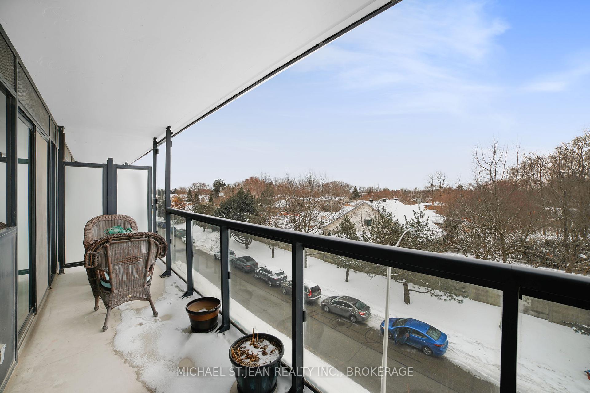 1 Bedroom Condo at 1119 Cooke,  Burlington For sale