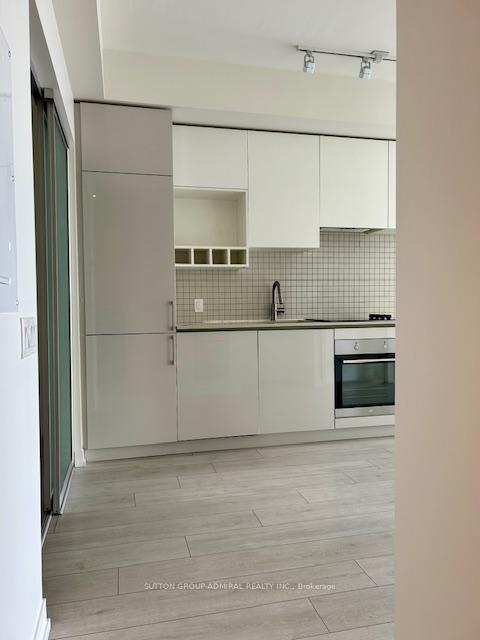 3 Bedrooms Condo at 898 Portage,  Vaughan For sale