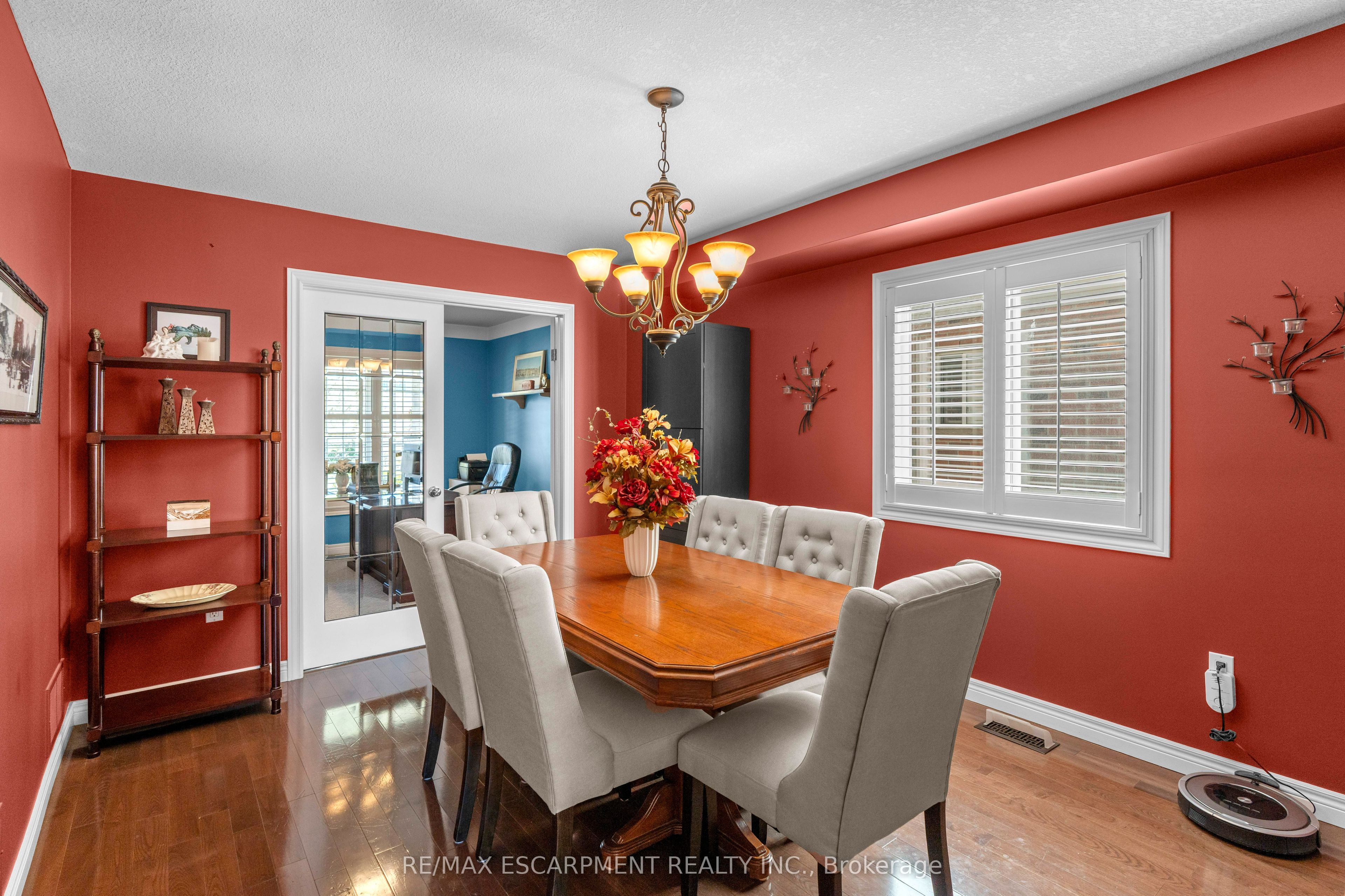 28 Edgecroft Crescent