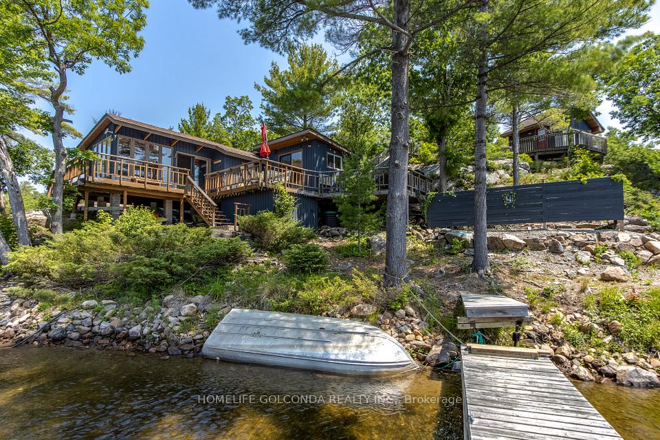 1518 Island 1040/Little B