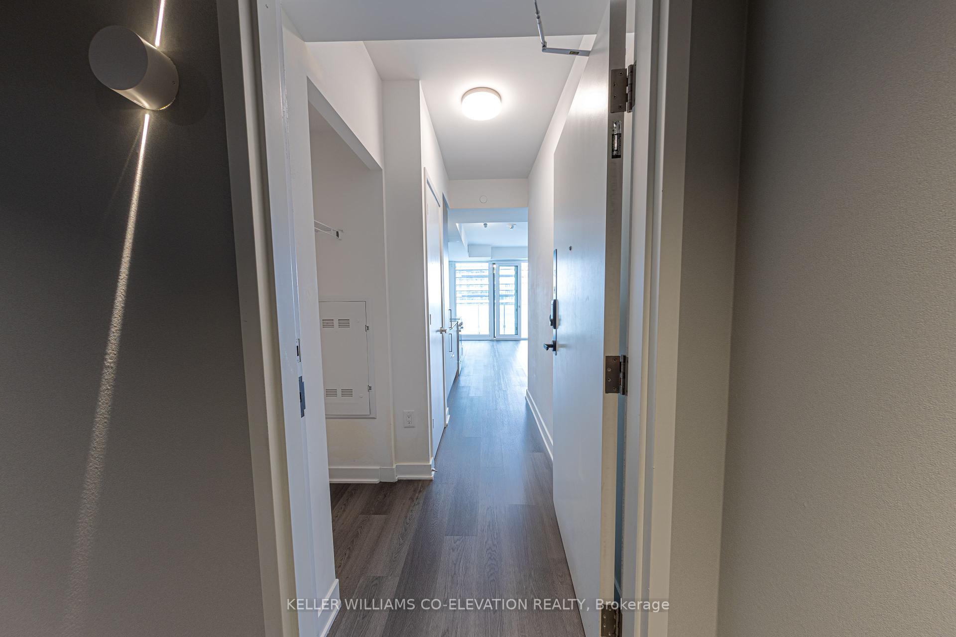 1 Bedroom Condo at 3900 Confederation, Mississauga For sale