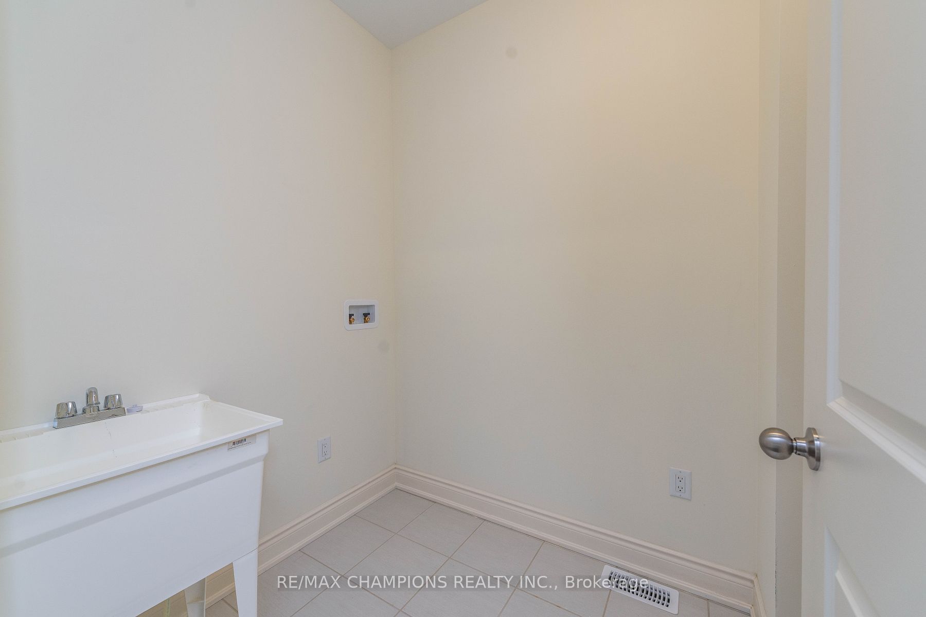 9 Cadence Road