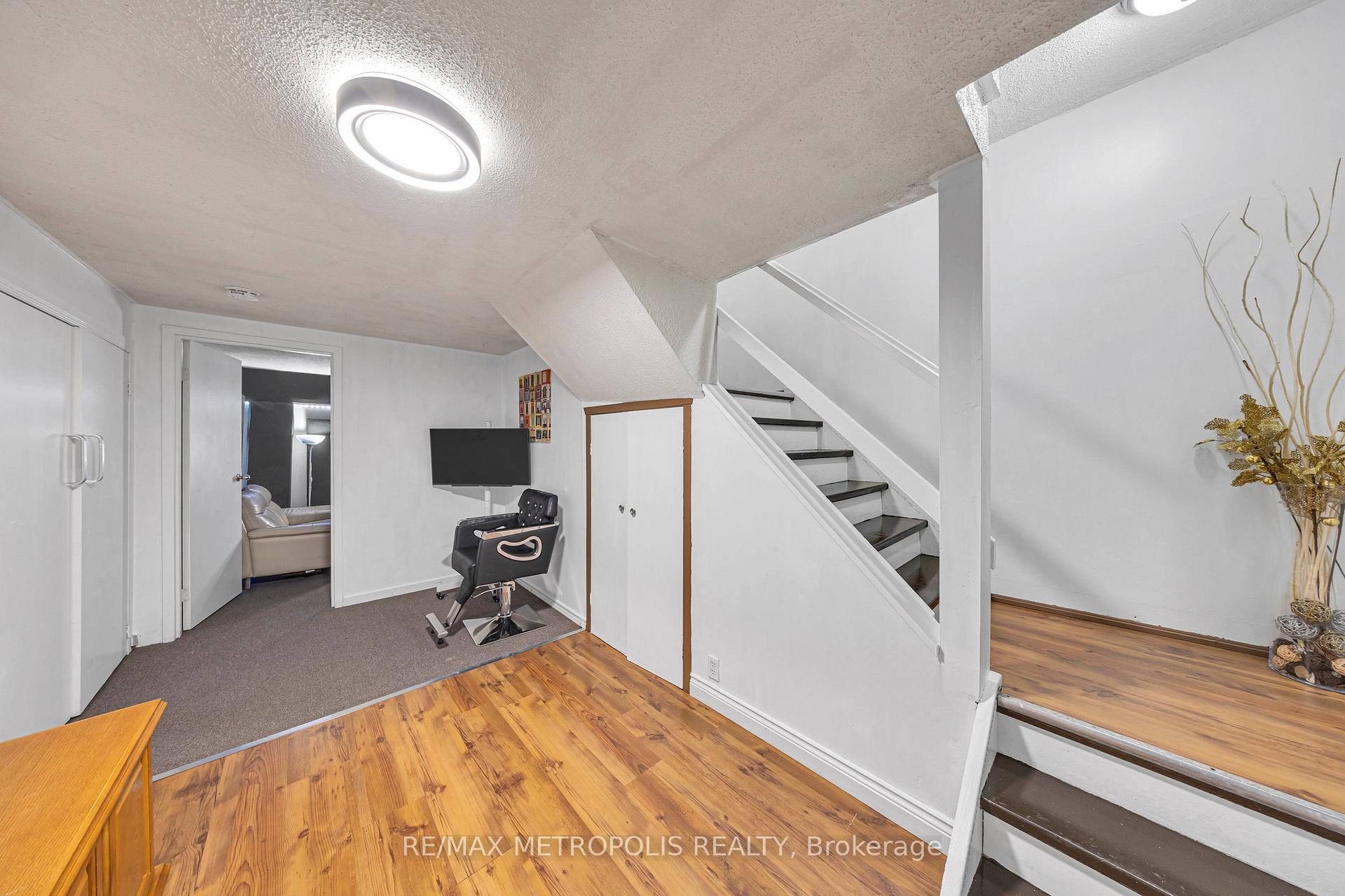 4 Bedrooms Condo at 2550 Birchmount, Toronto For sale