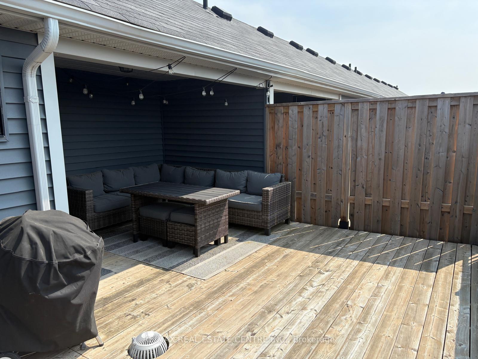 2 Bedrooms Condo at 219 Dundas, Hamilton For sale