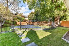 8 Binscarth Road
