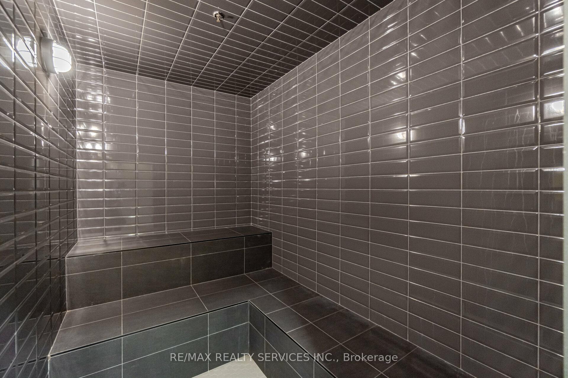 3 Bedrooms Condo at 2900 Highway 7, Vaughan For sale