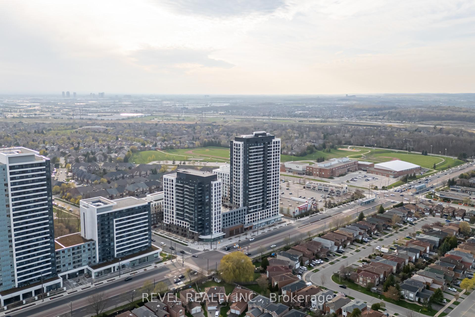 2 Bedrooms Condo at 7950 Bathurst, Vaughan For sale