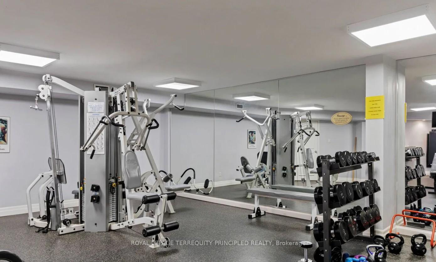 3 Bedrooms Condo at 1400 Dixie, Mississauga For sale