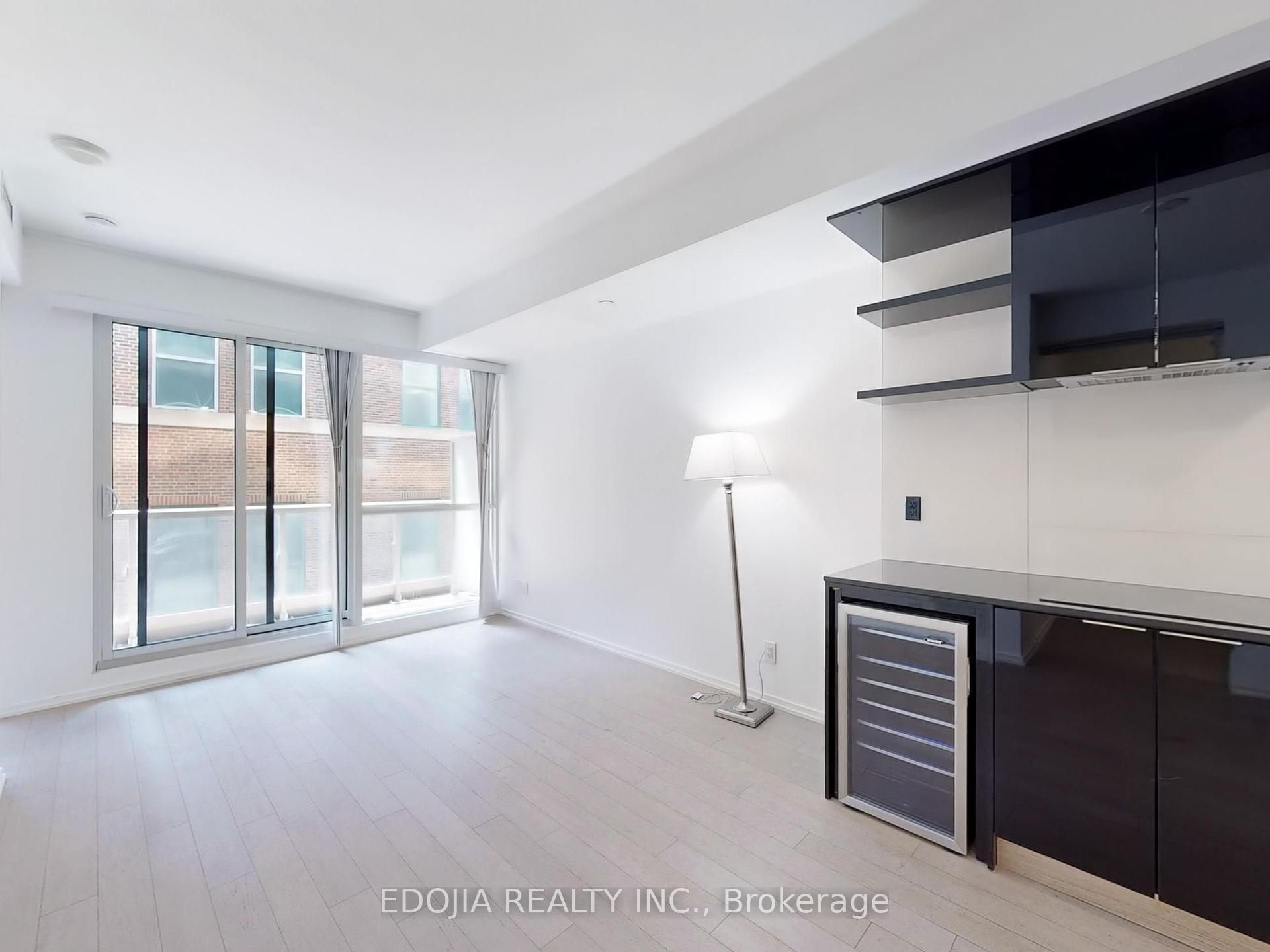 1 Bedroom Condo at 70 Temperance, Toronto For sale