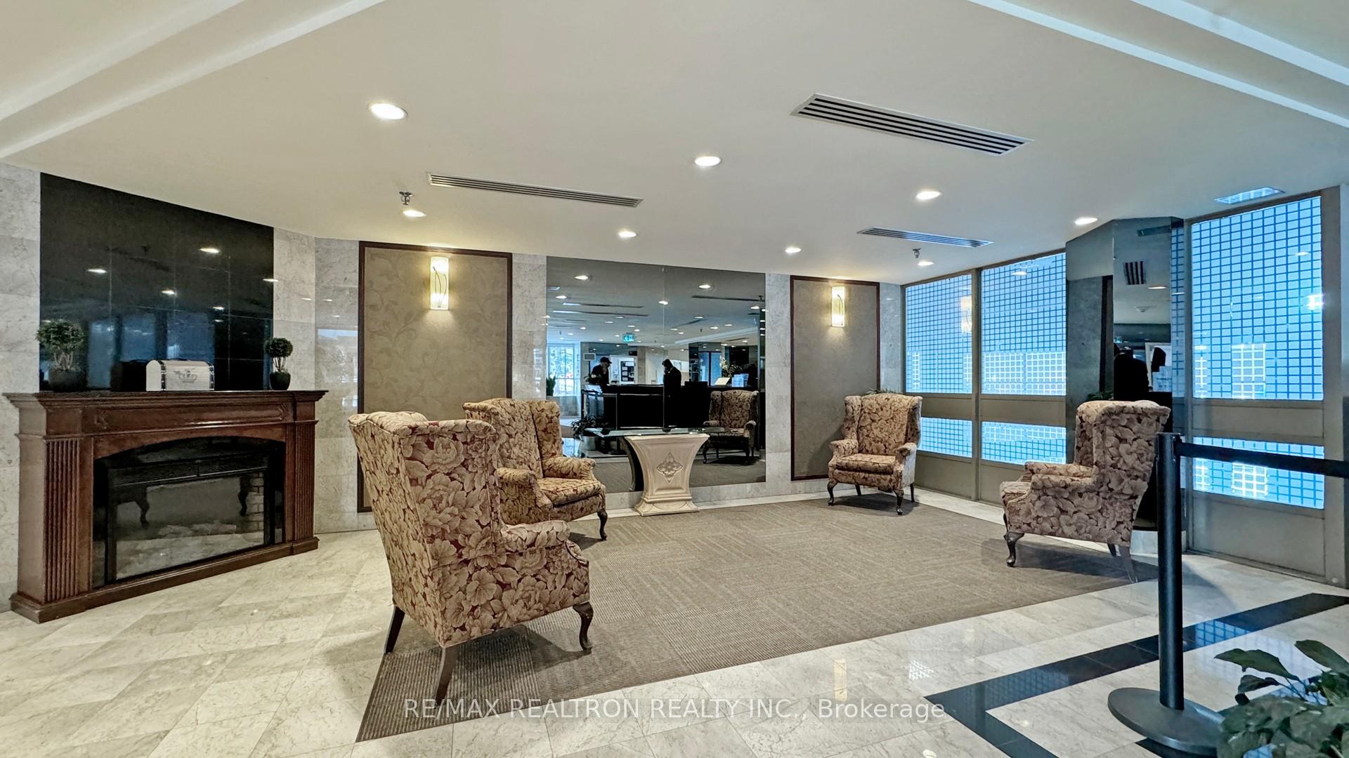 2 Bedrooms Condo at 3233 Eglinton,  Toronto For sale