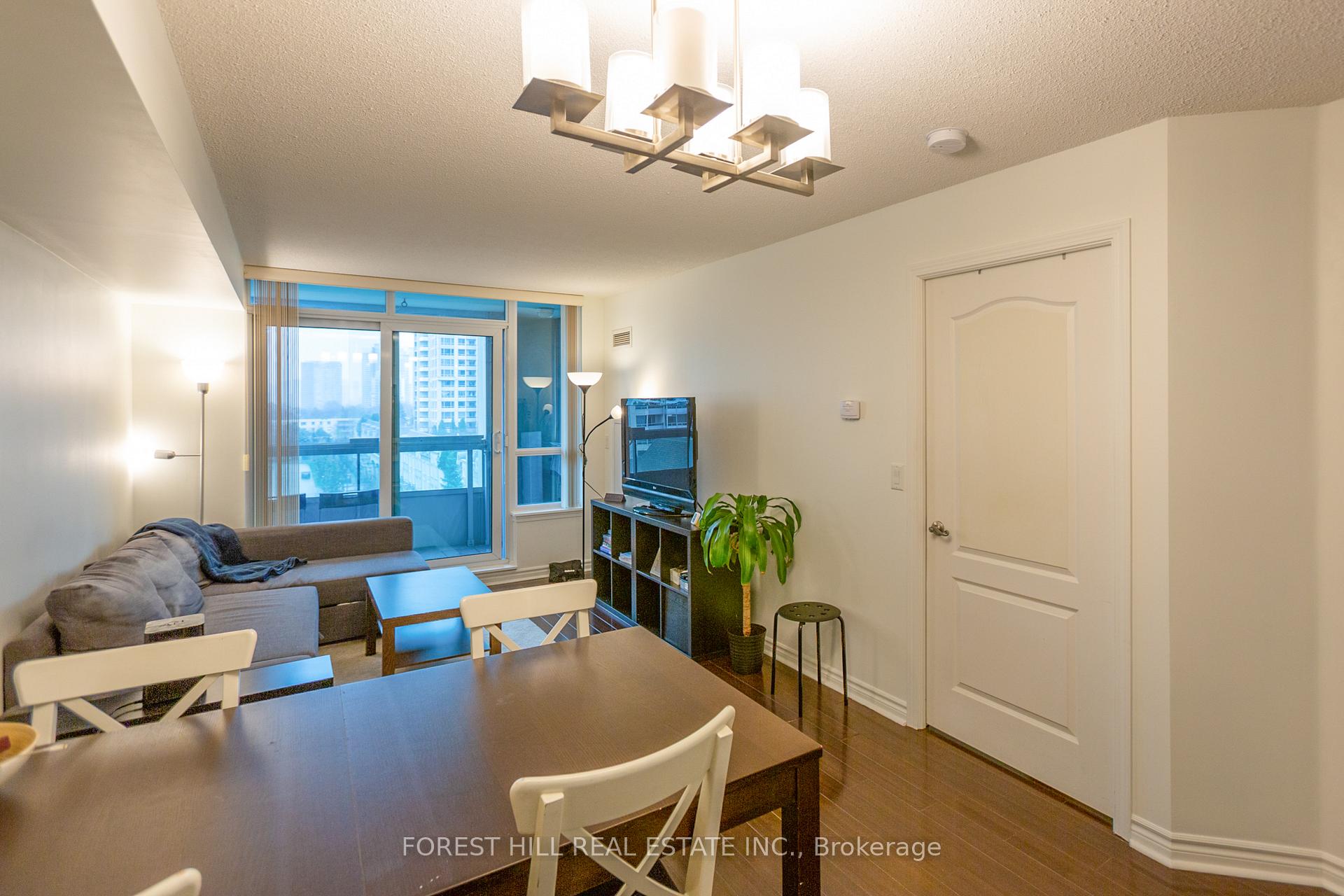 2 Bedrooms Condo at 17 Barberry, Toronto For sale