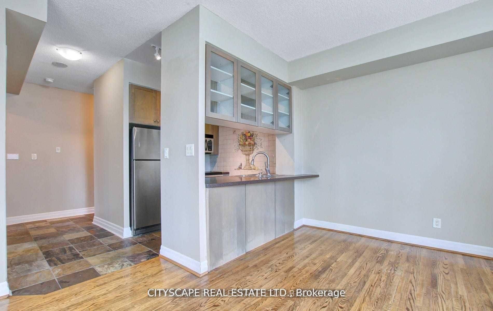 70 Alexander Street, #802