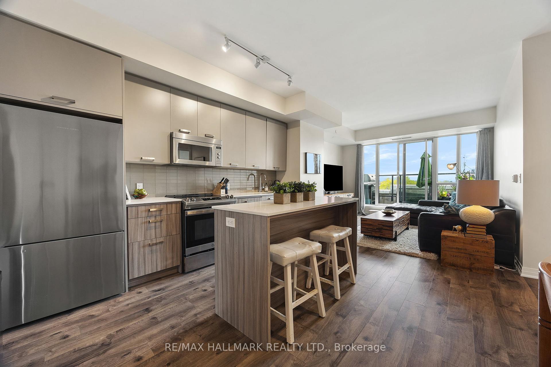 3 Bedrooms Condo at 1630 Queen, Toronto For sale