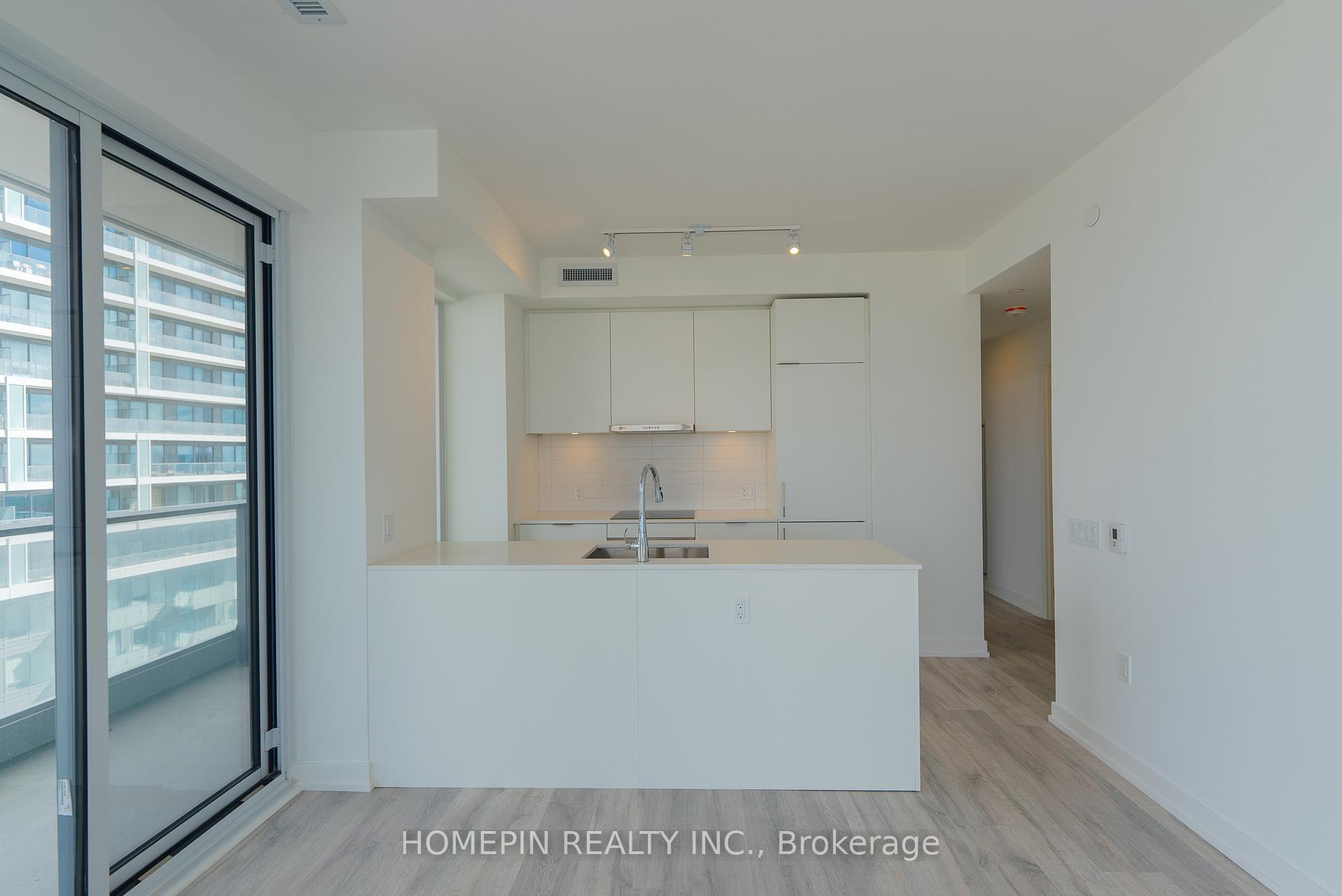 2 Bedrooms Condo at 8 Olympic Garden,  Toronto For sale
