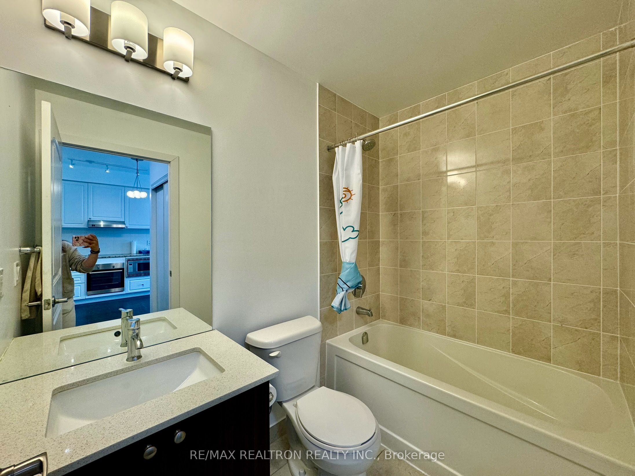 7 Kenaston Gardens, #329