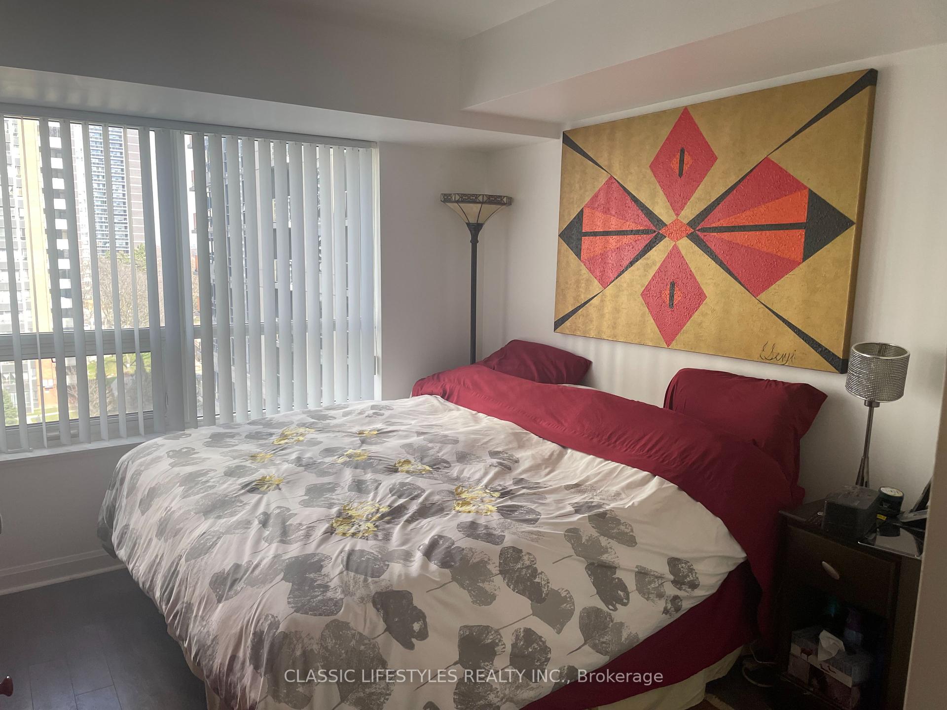 2 Bedrooms Condo at 1 Michael Power,  Toronto For sale