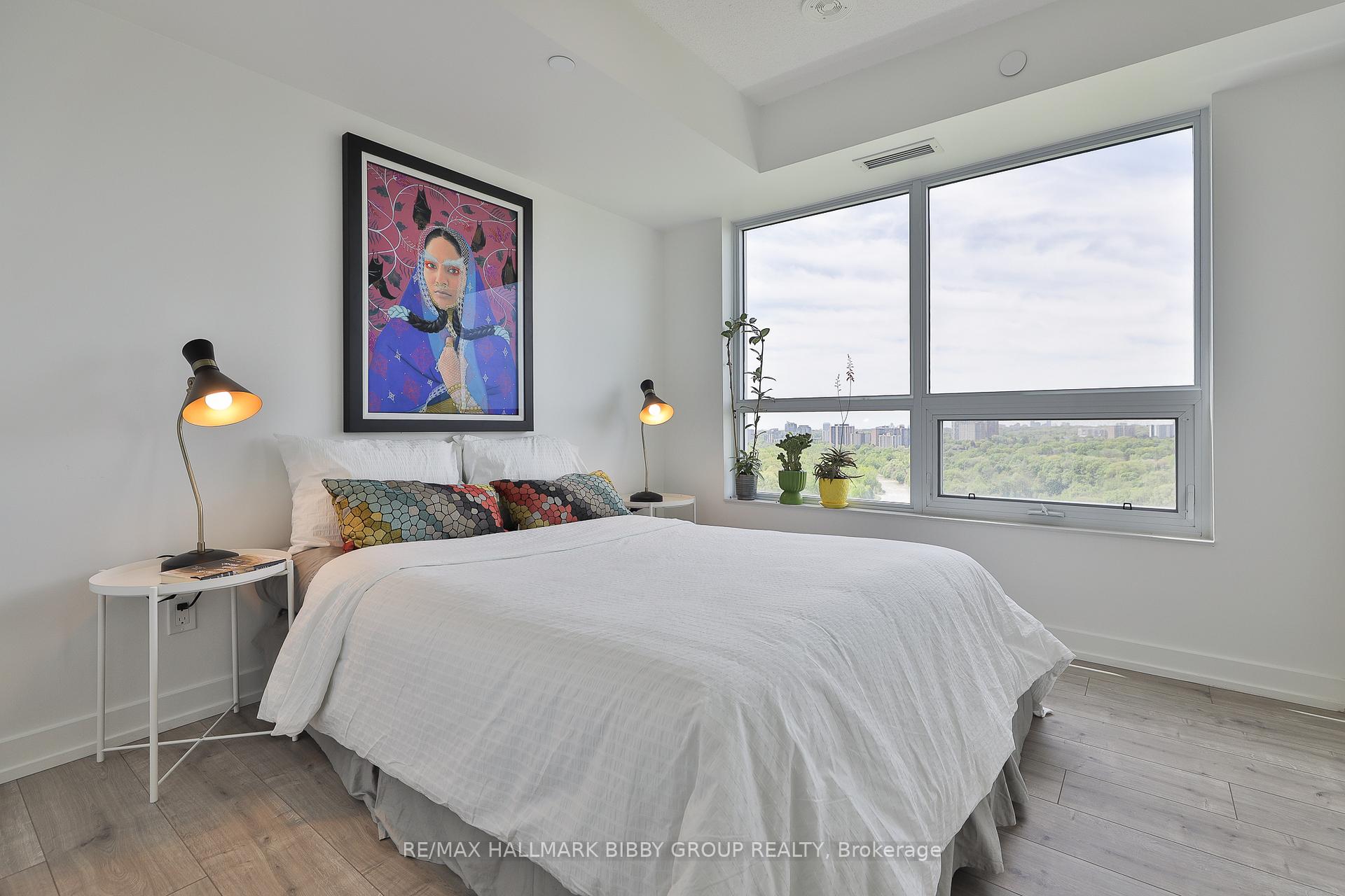 3 Bedrooms Condo at 10 Wilby, Toronto For sale