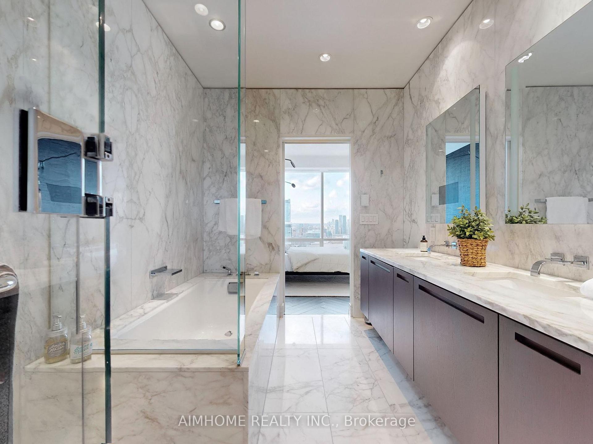3 Bedrooms Condo at 180 University, Toronto For sale