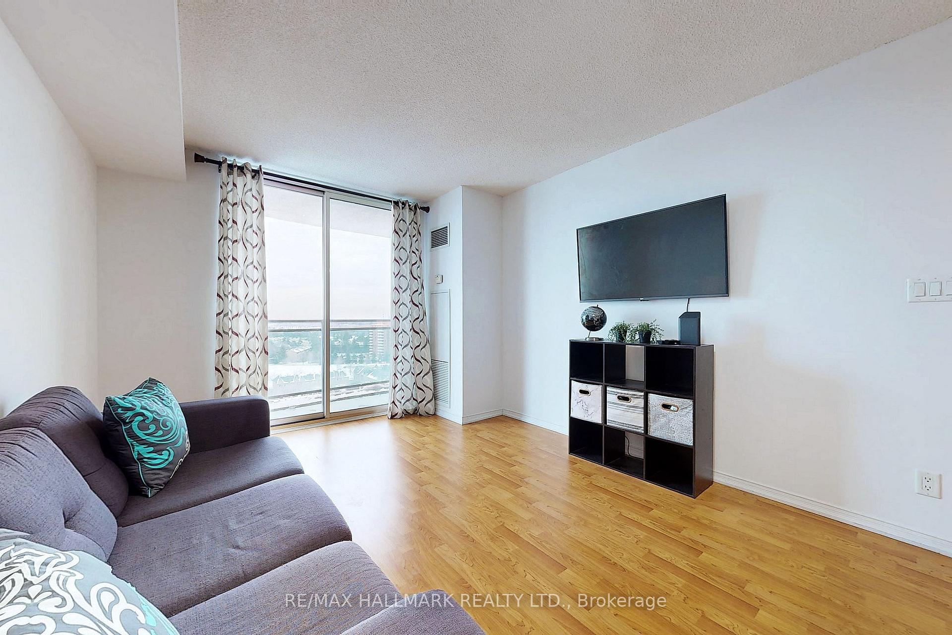 1 Bedroom Condo at 6 Rosebank,  Toronto For sale