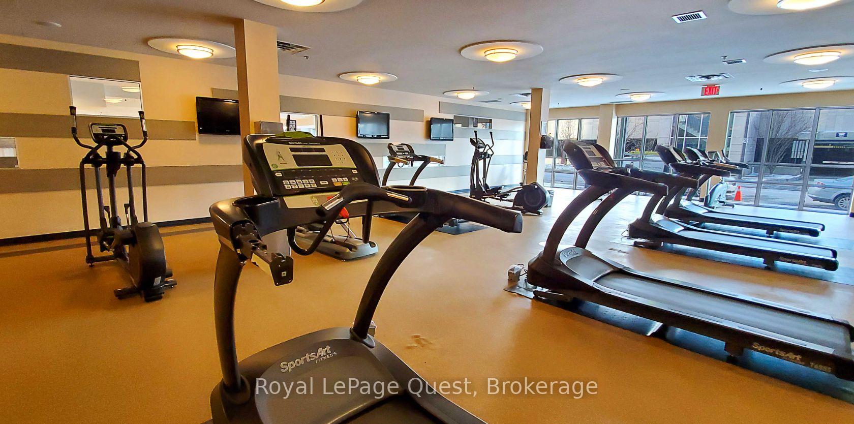 2 Bedrooms Condo at 50 Absolute, Mississauga For sale