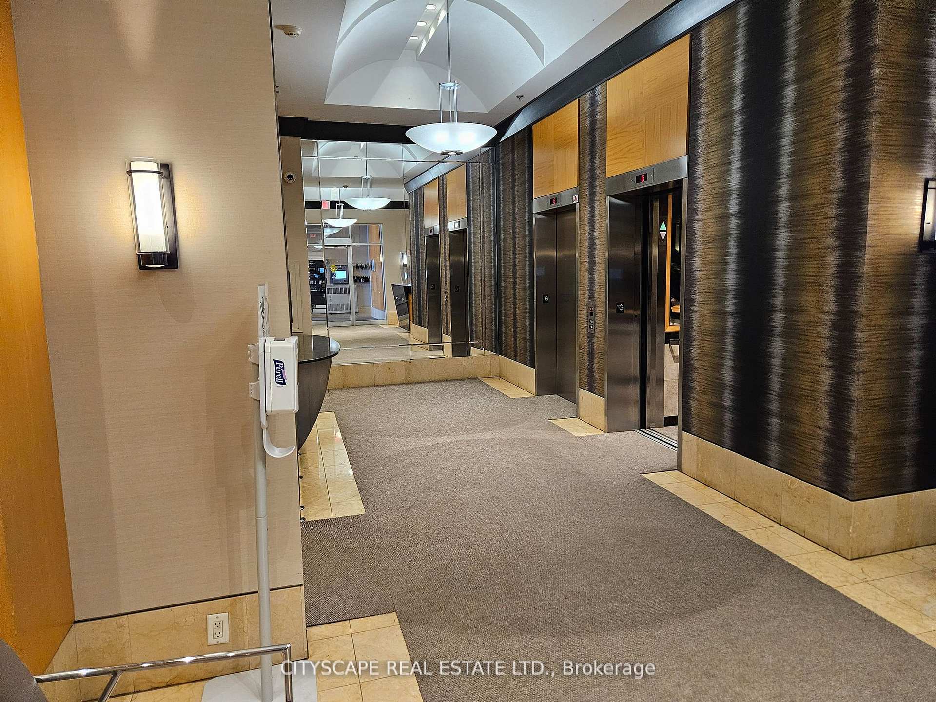2 Bedrooms Condo at 70 Alexander, Toronto For sale