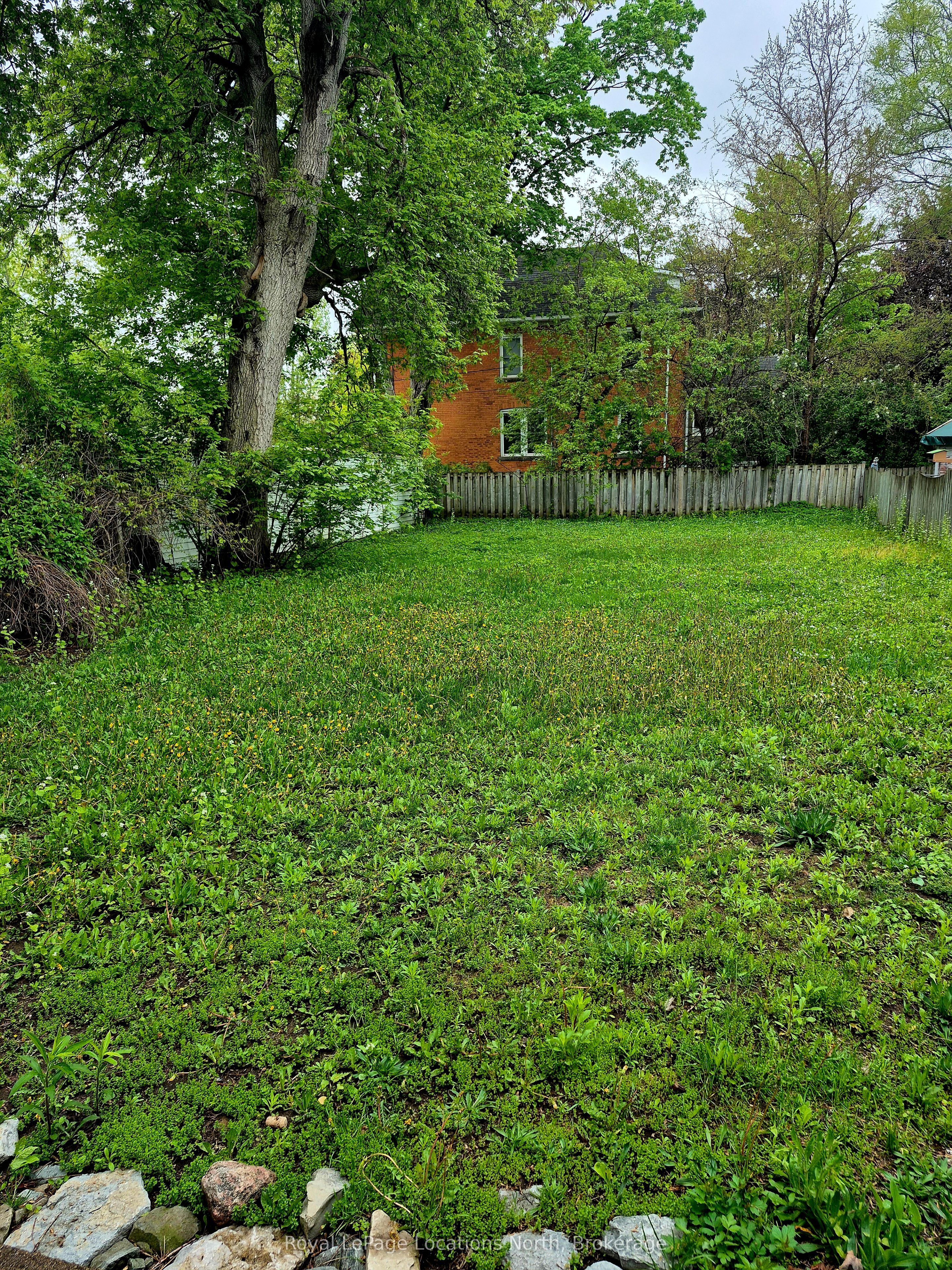 452 Hurontario Street