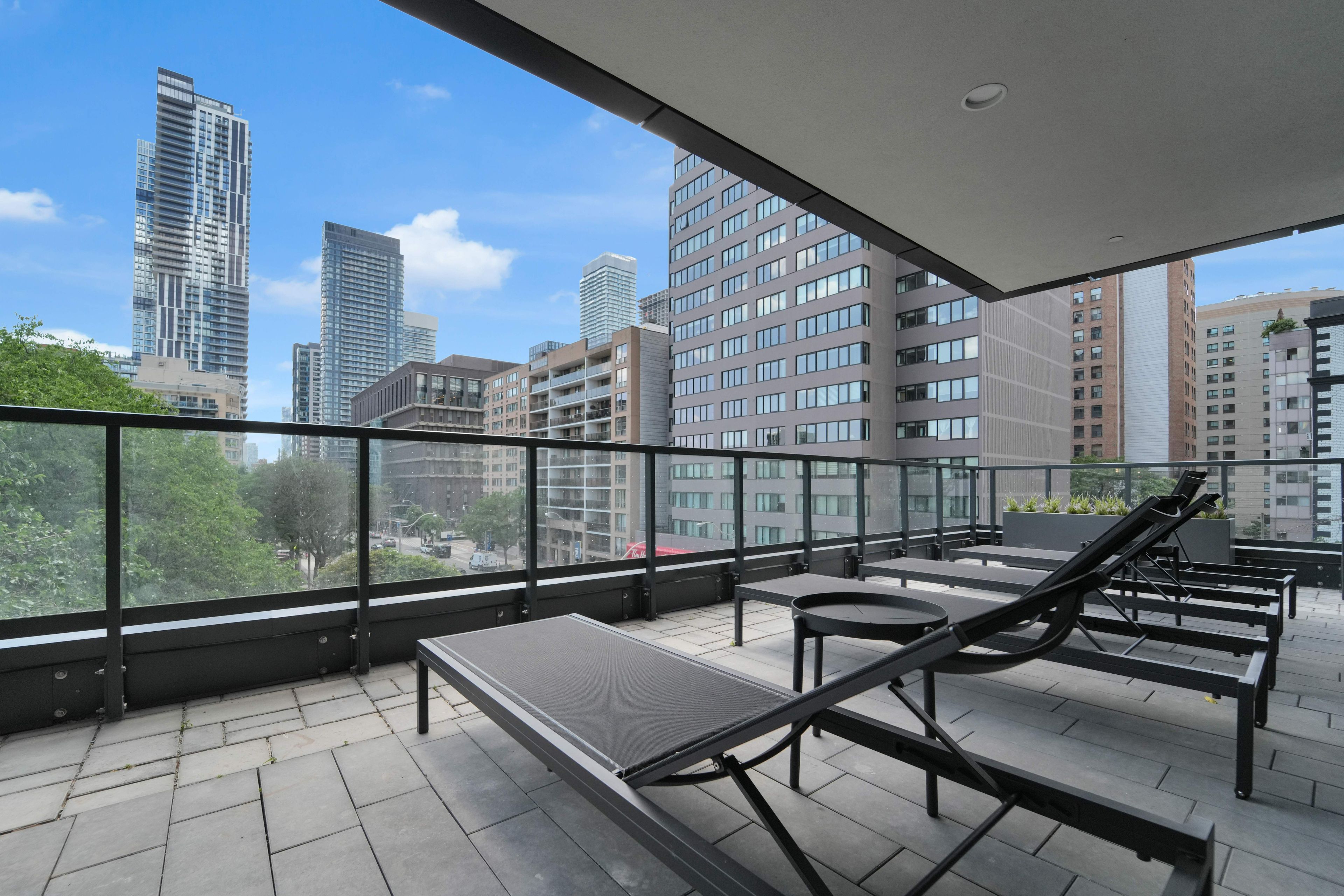 319 Jarvis Street 3307