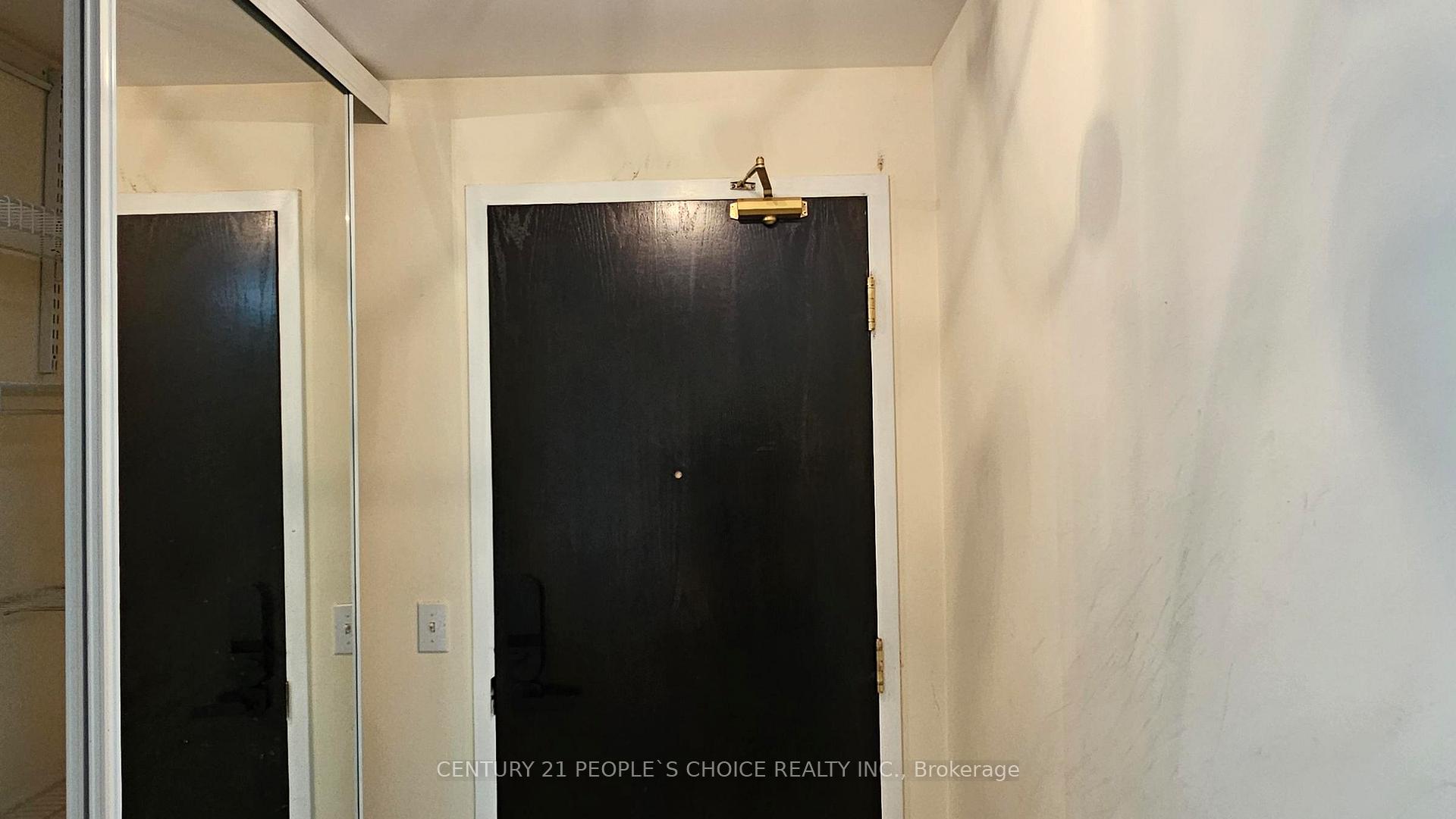 2 Bedrooms Condo at 23 Hollywood, Toronto For sale