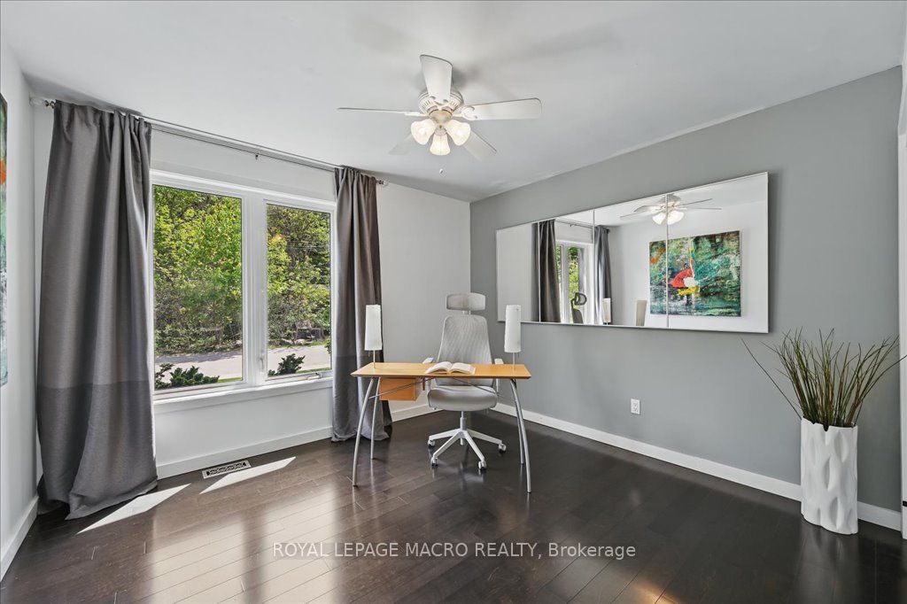 33 Leslie Drive