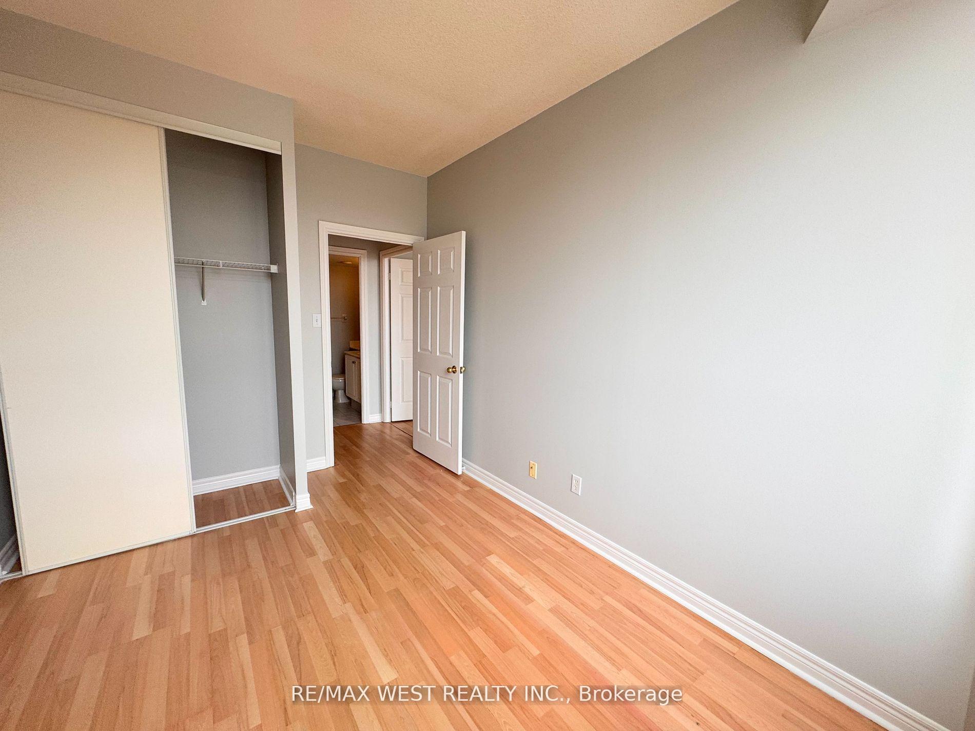 2 Bedrooms Condo at 1700 Eglinton, Toronto For sale