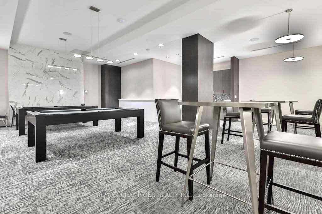2 Bedrooms Condo at 460 Adelaide,  Toronto For sale