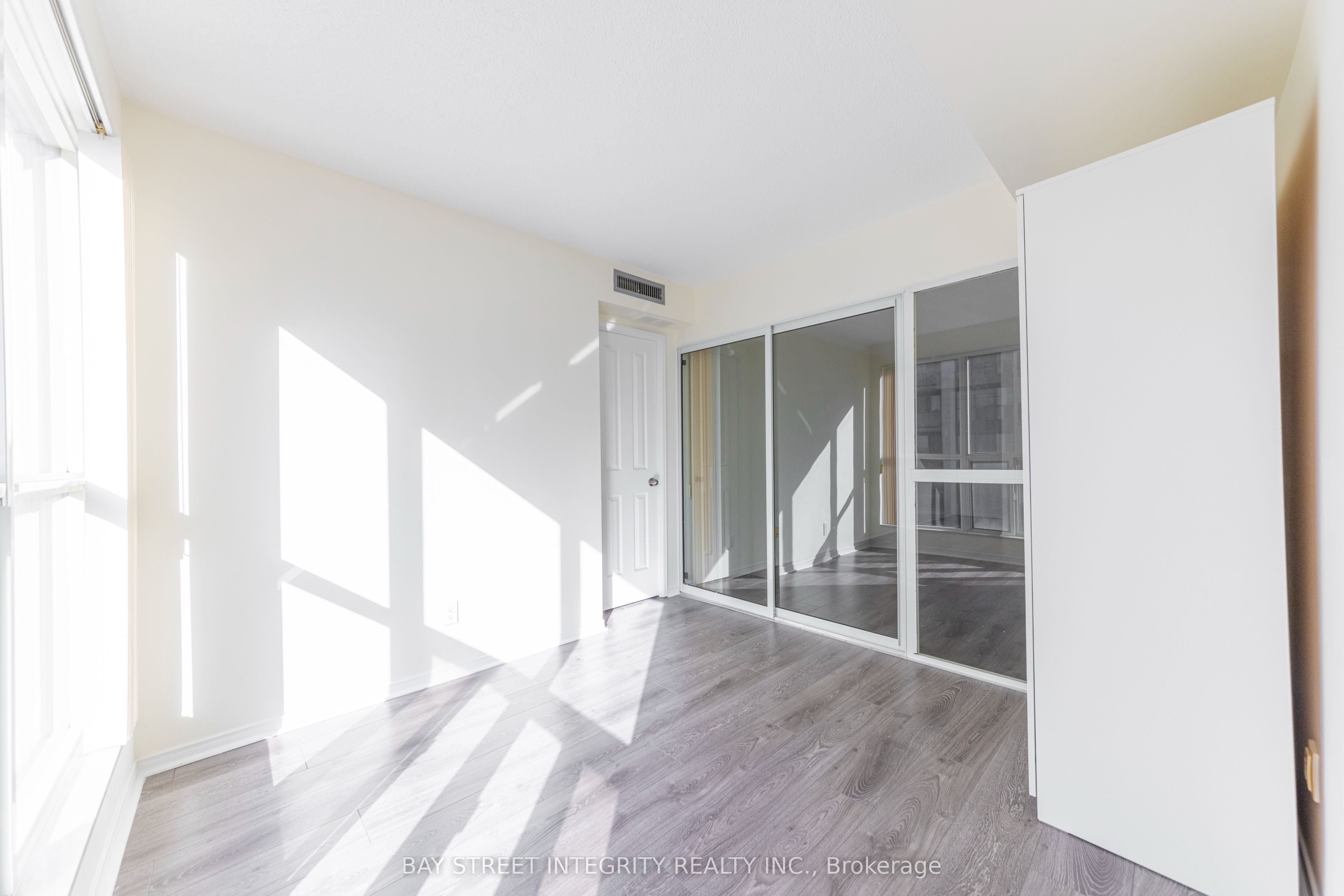 28 Hollywood Avenue, #1210