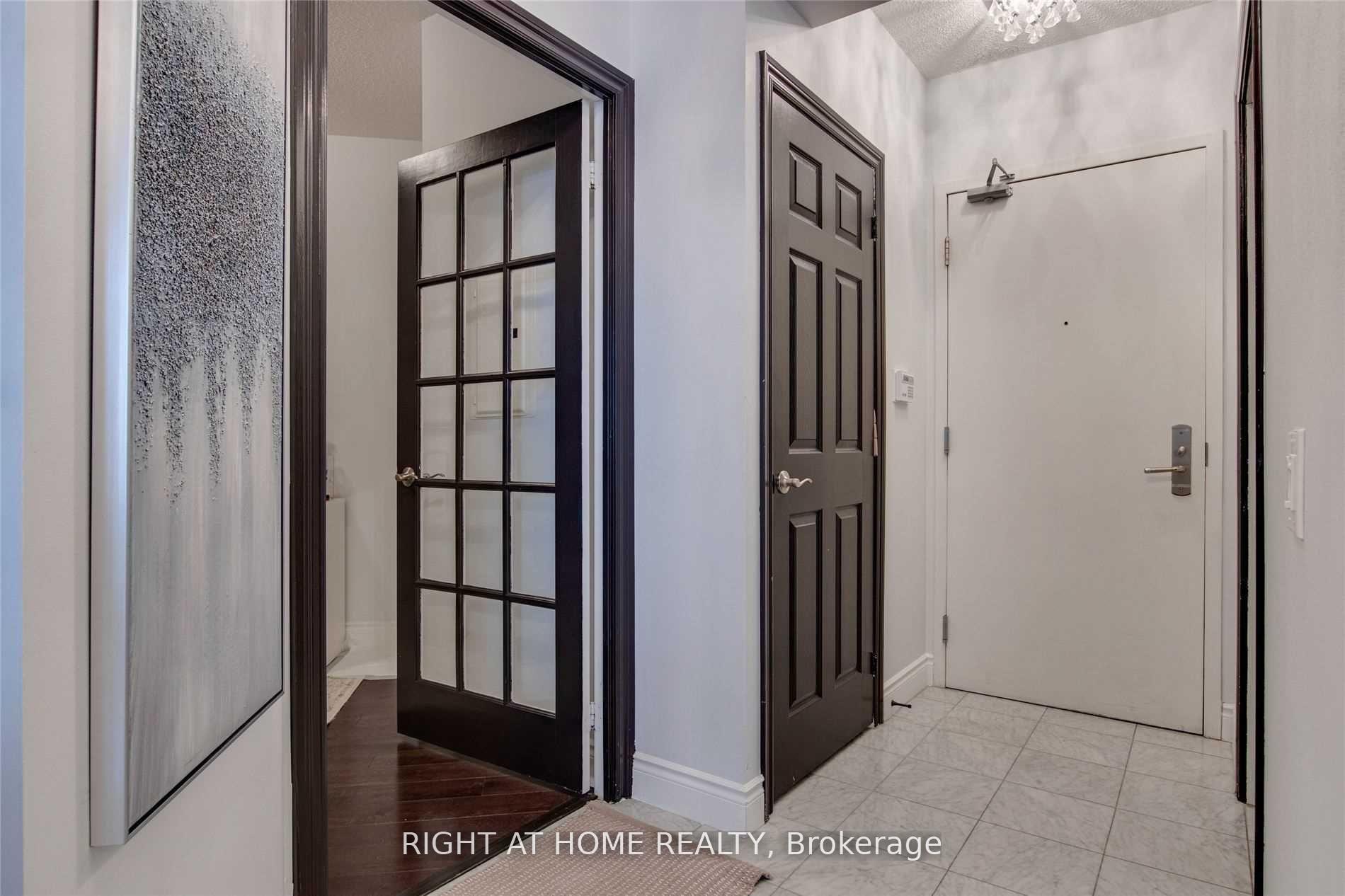 2 Bedrooms Condo at 80 Harrison Garden,  Toronto For sale