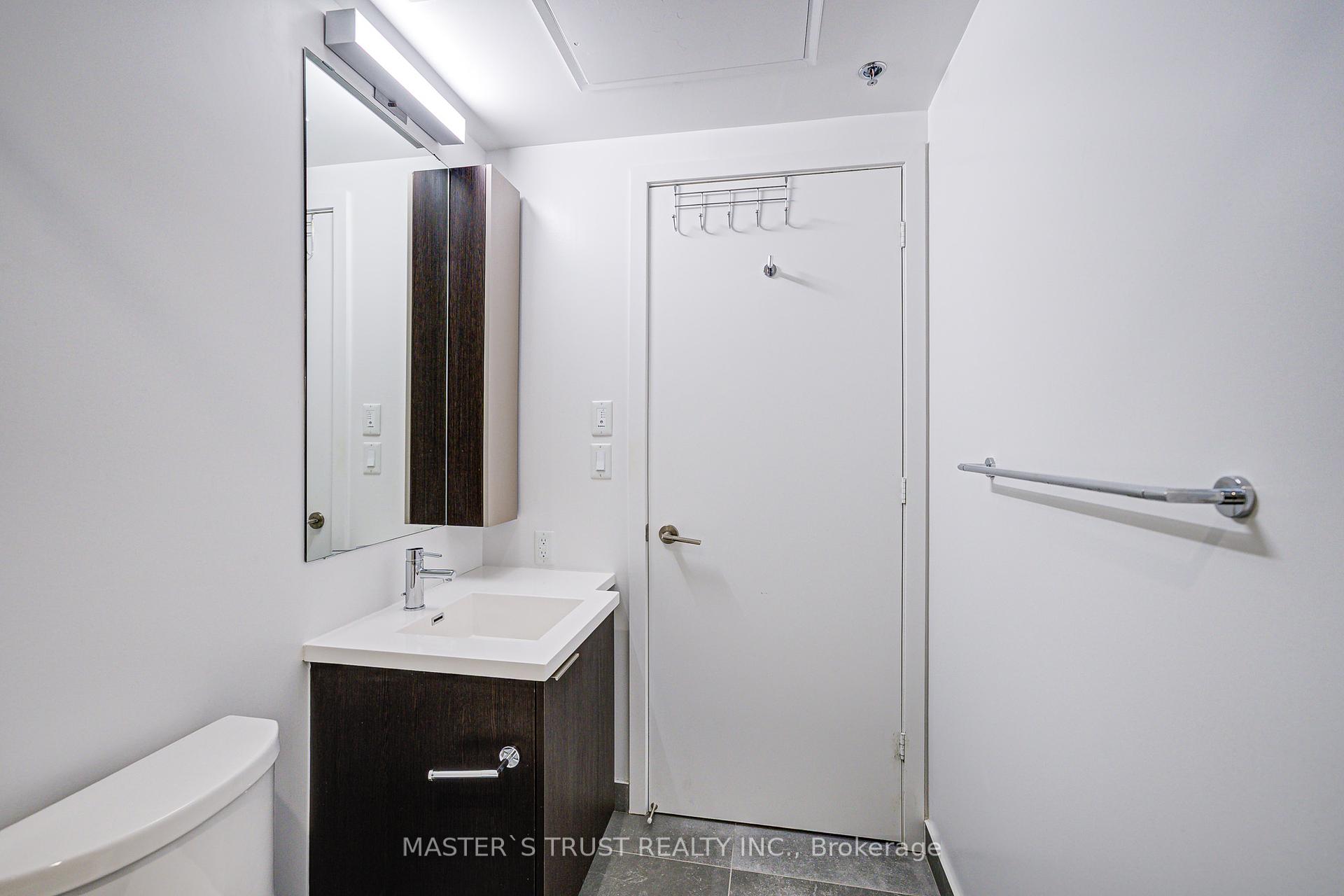 2 Bedrooms Condo at 203 College, Toronto For sale