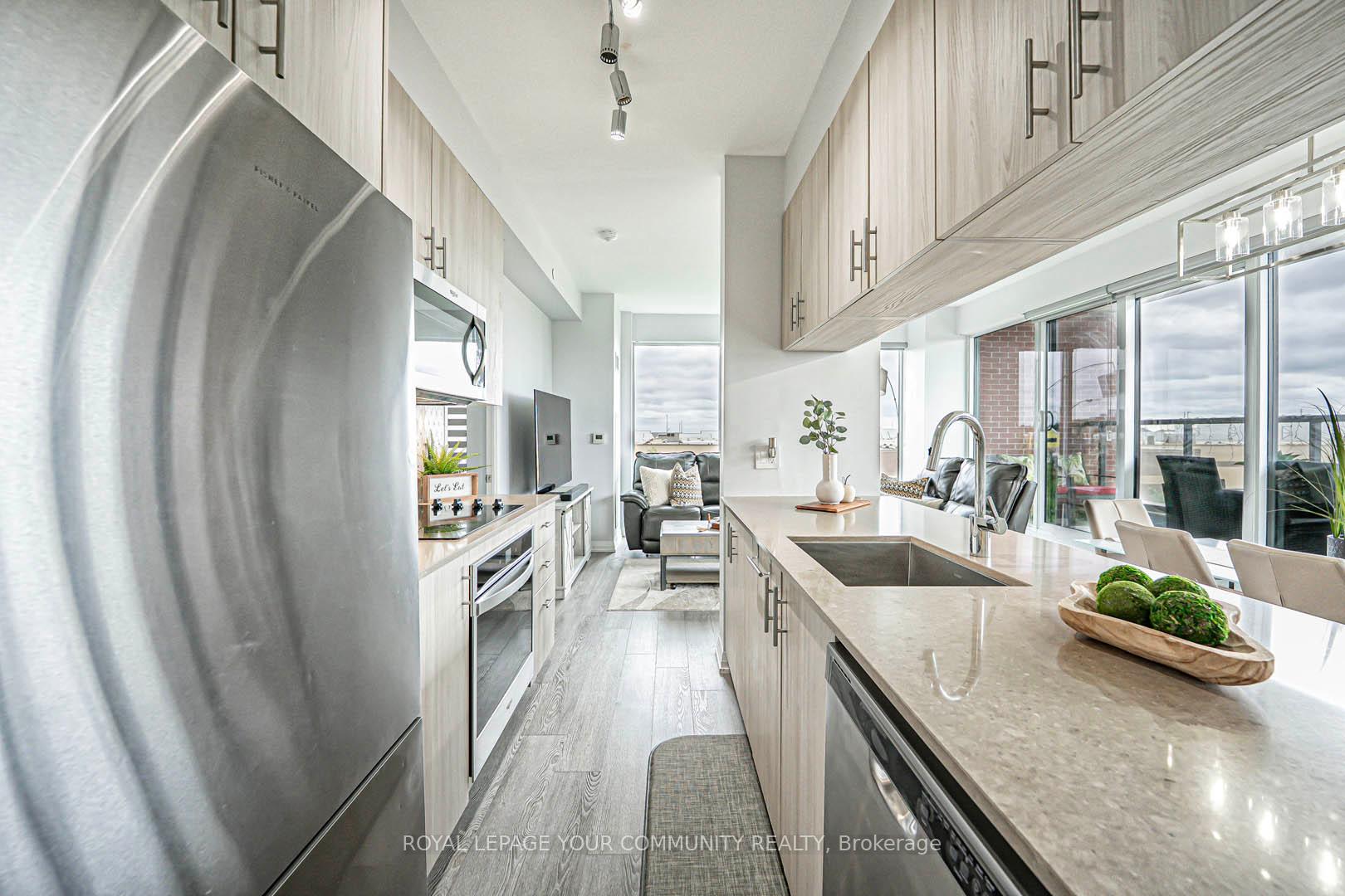 3 Bedrooms Condo at 99 EAGLE ROCK, Vaughan For sale