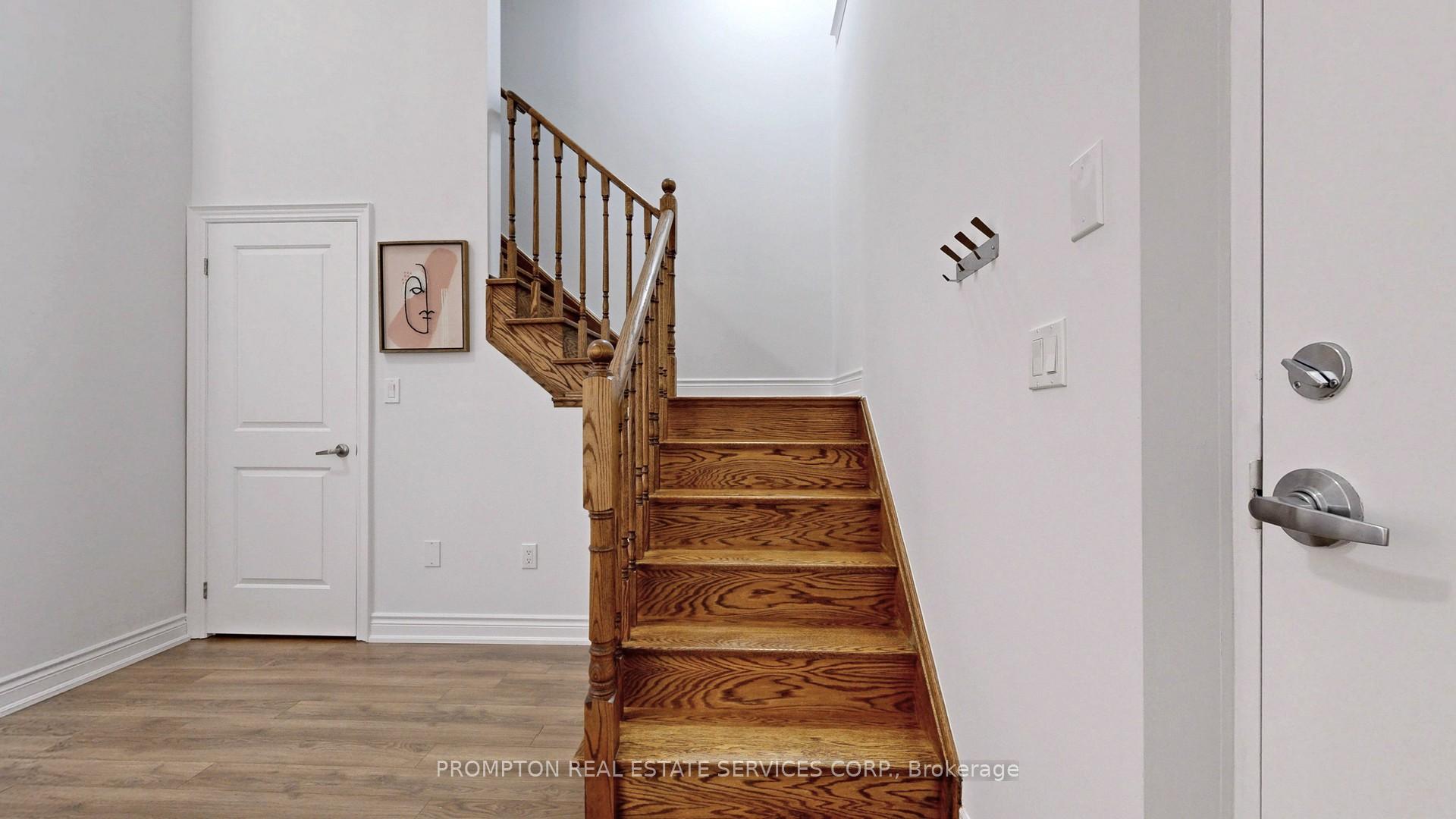 4 Bedrooms Condo at 30 Hargrave, Toronto For sale