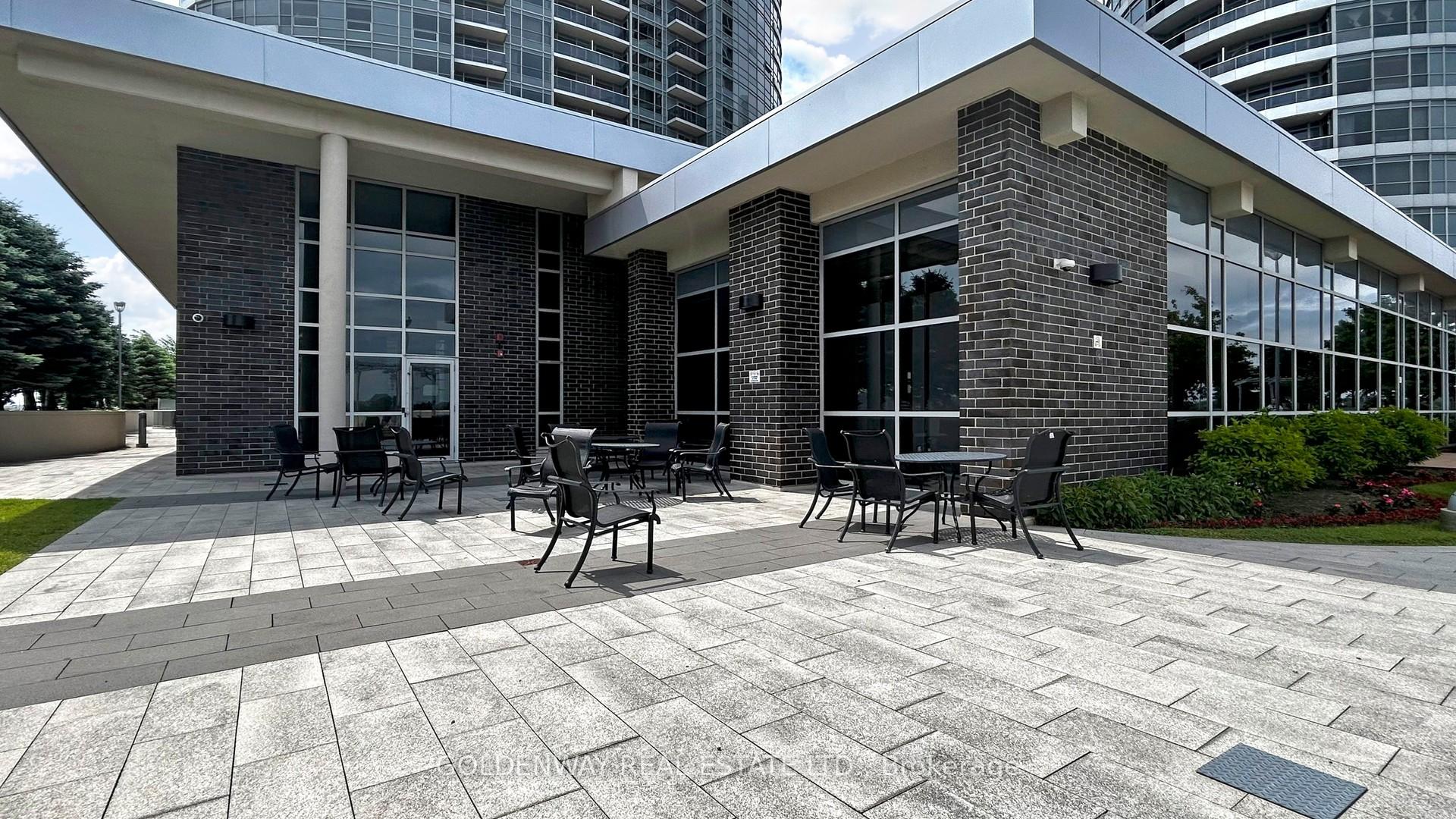 1 Bedroom Condo at 125 Village Green,  Toronto For sale