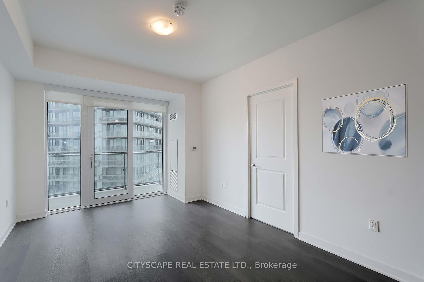3 Bedrooms Condo at 4677 Metcalfe, Mississauga For sale