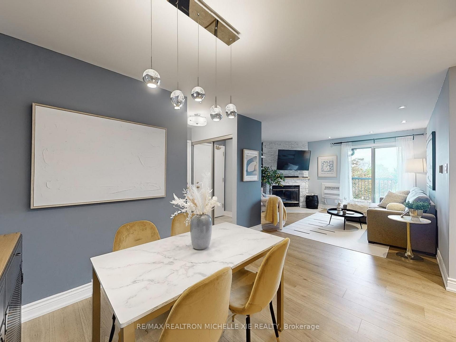 2 Bedrooms Condo at 65 Trailwood, Mississauga For sale