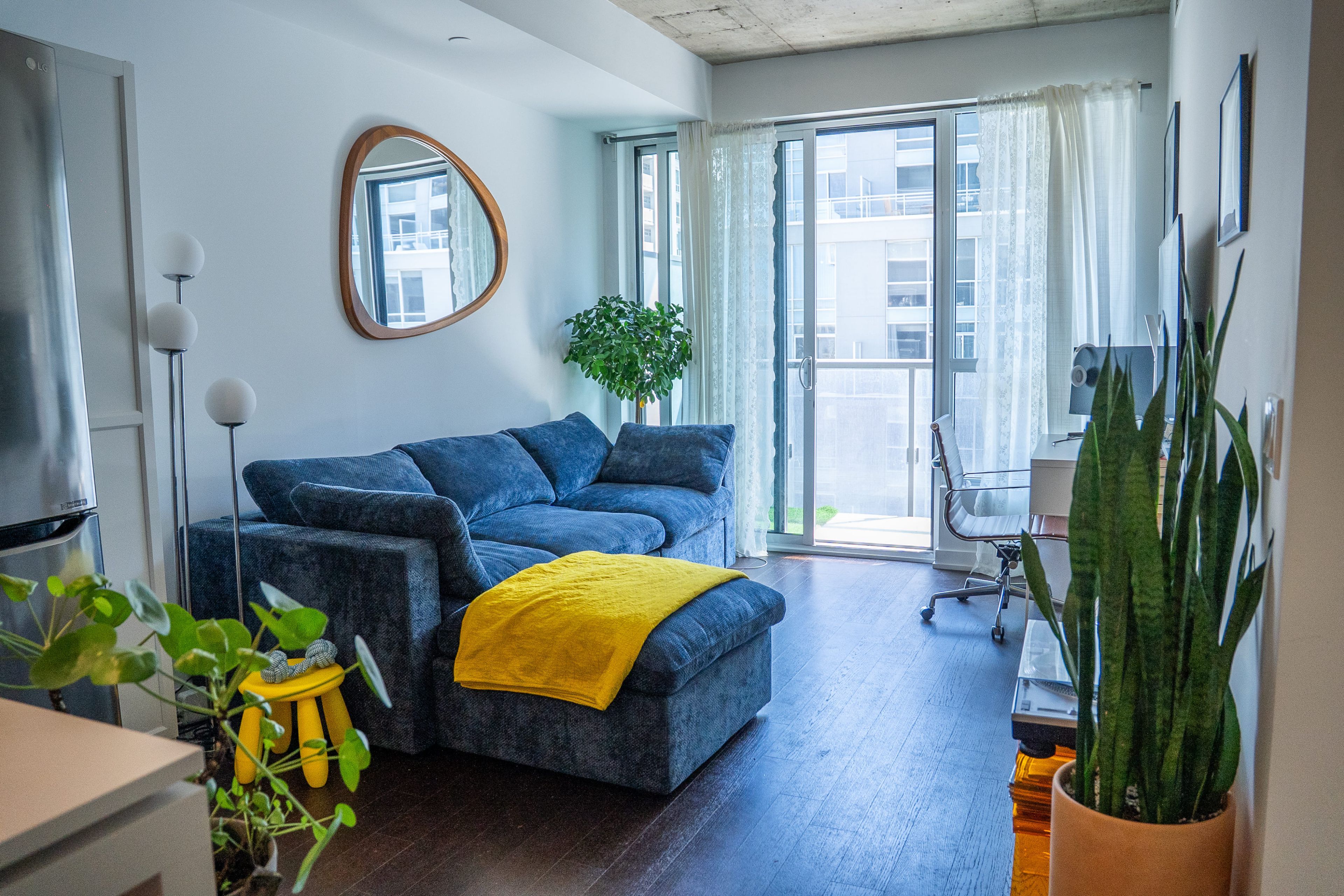 1030 King Street W 516