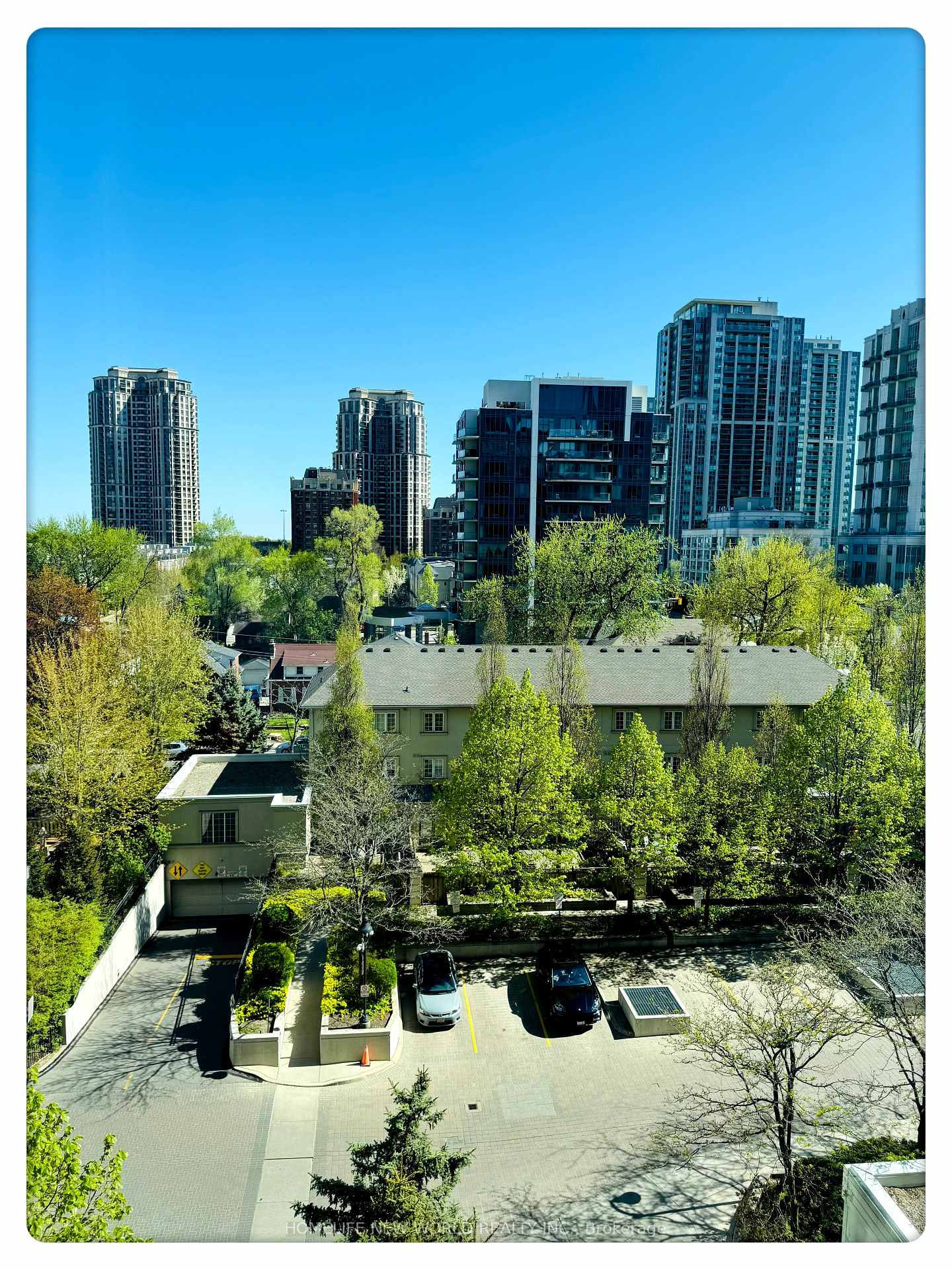 2 Bedrooms Condo at 31 Bales, Toronto For sale