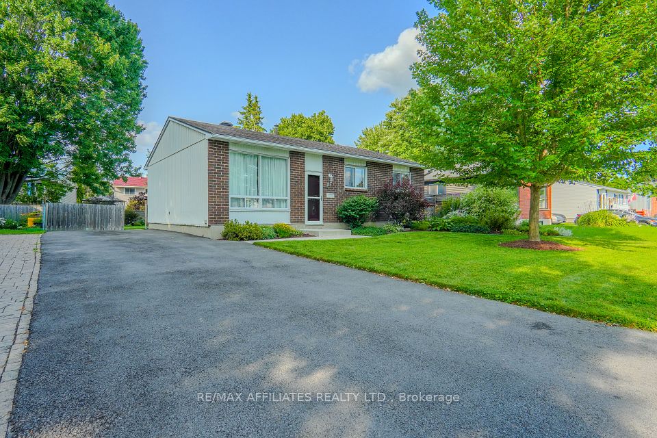 17 Uxbridge