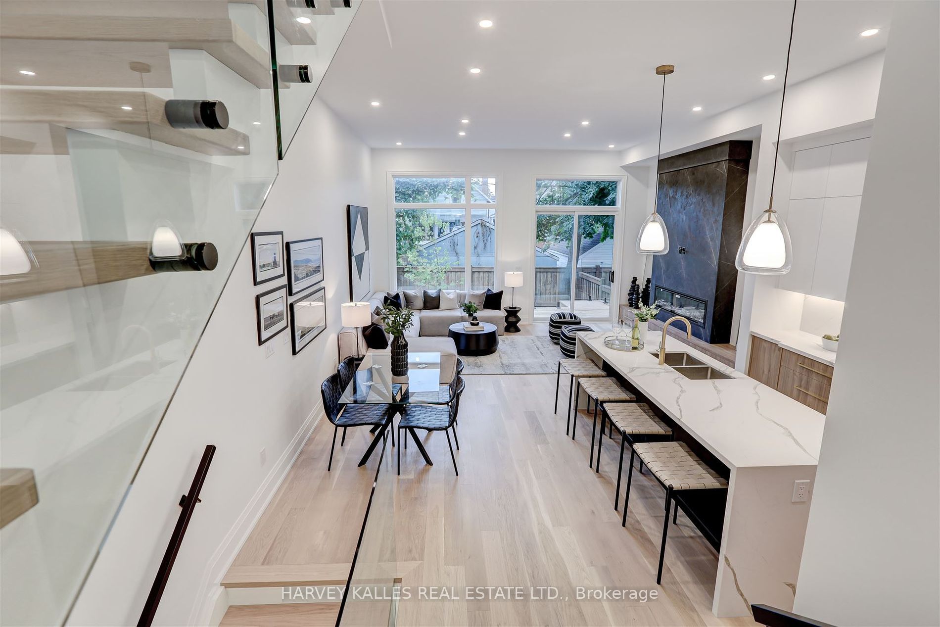 7B Bracebridge Avenue