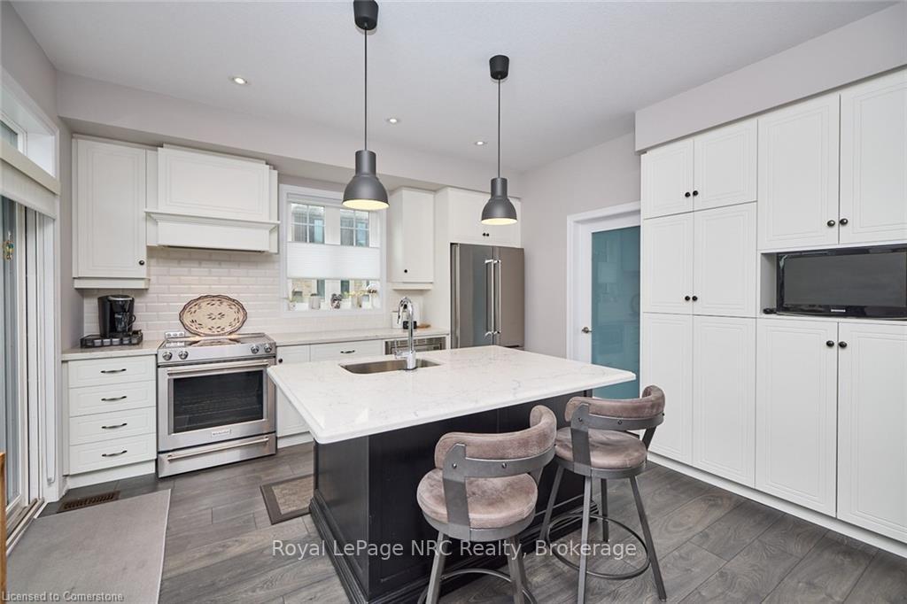 3 Bedrooms Condo at 288 Glover, Hamilton For sale