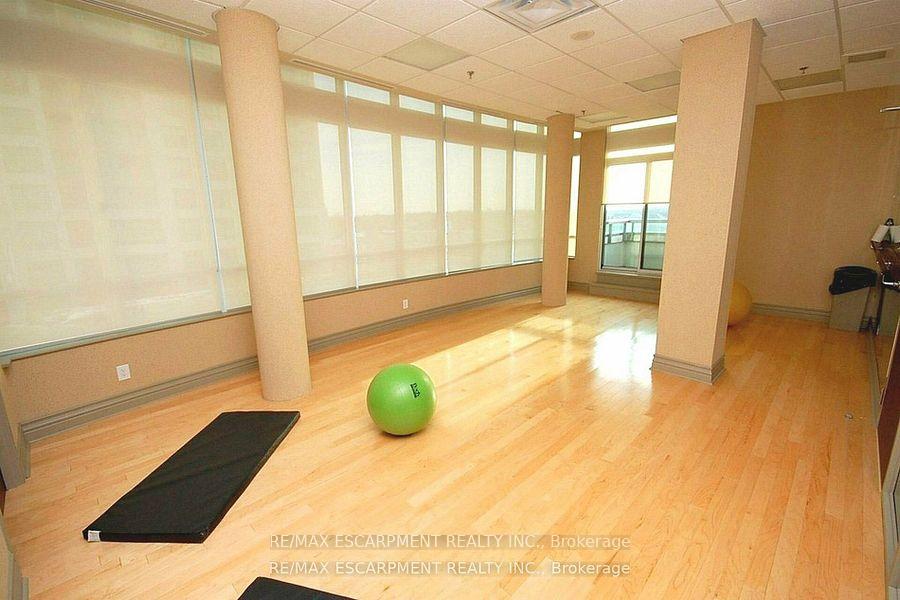 1 Bedroom Condo at 335 Rathburn, Mississauga For sale