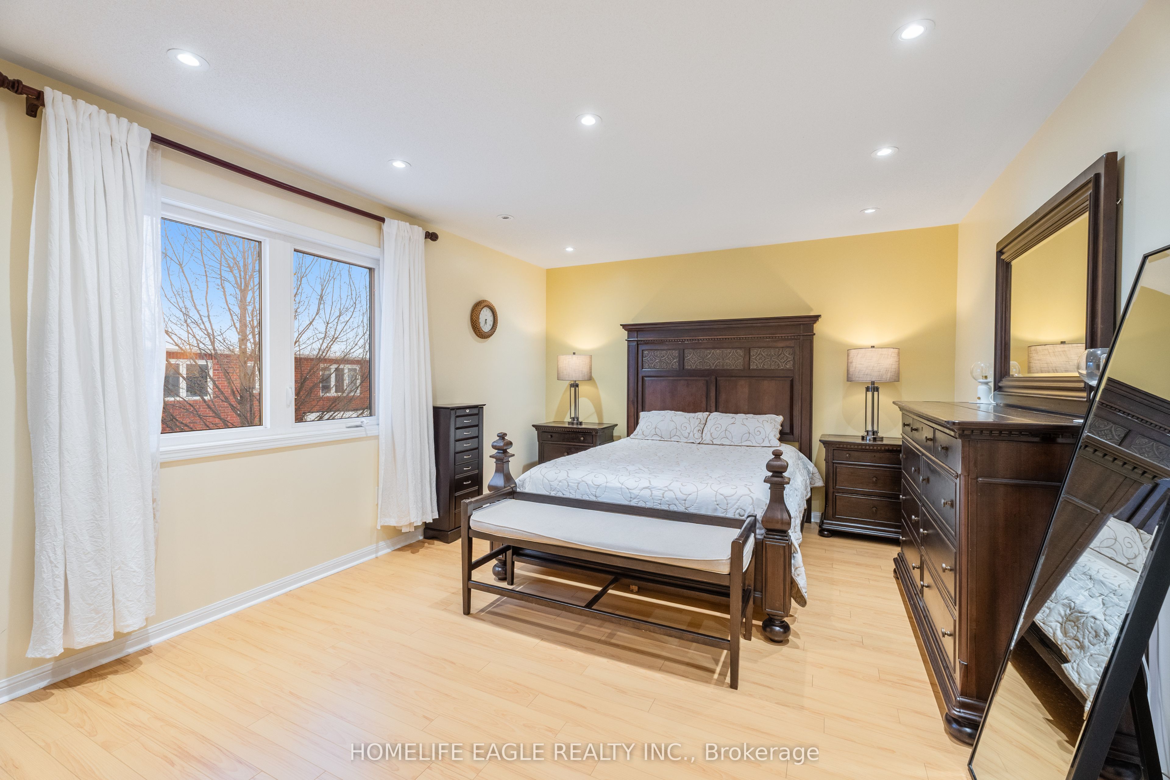 74 Bulmer Crescent