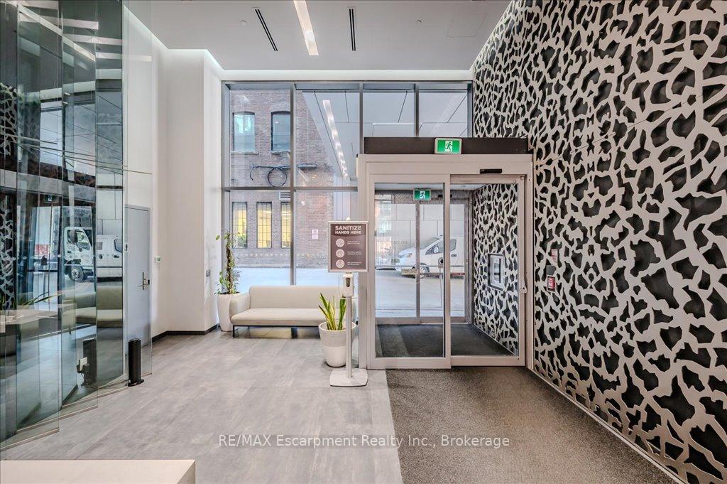 2 Bedrooms Condo at 60 Colborne, Toronto For sale