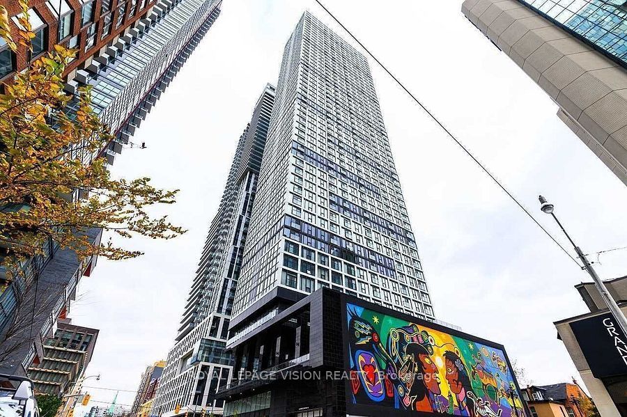 181 Dundas