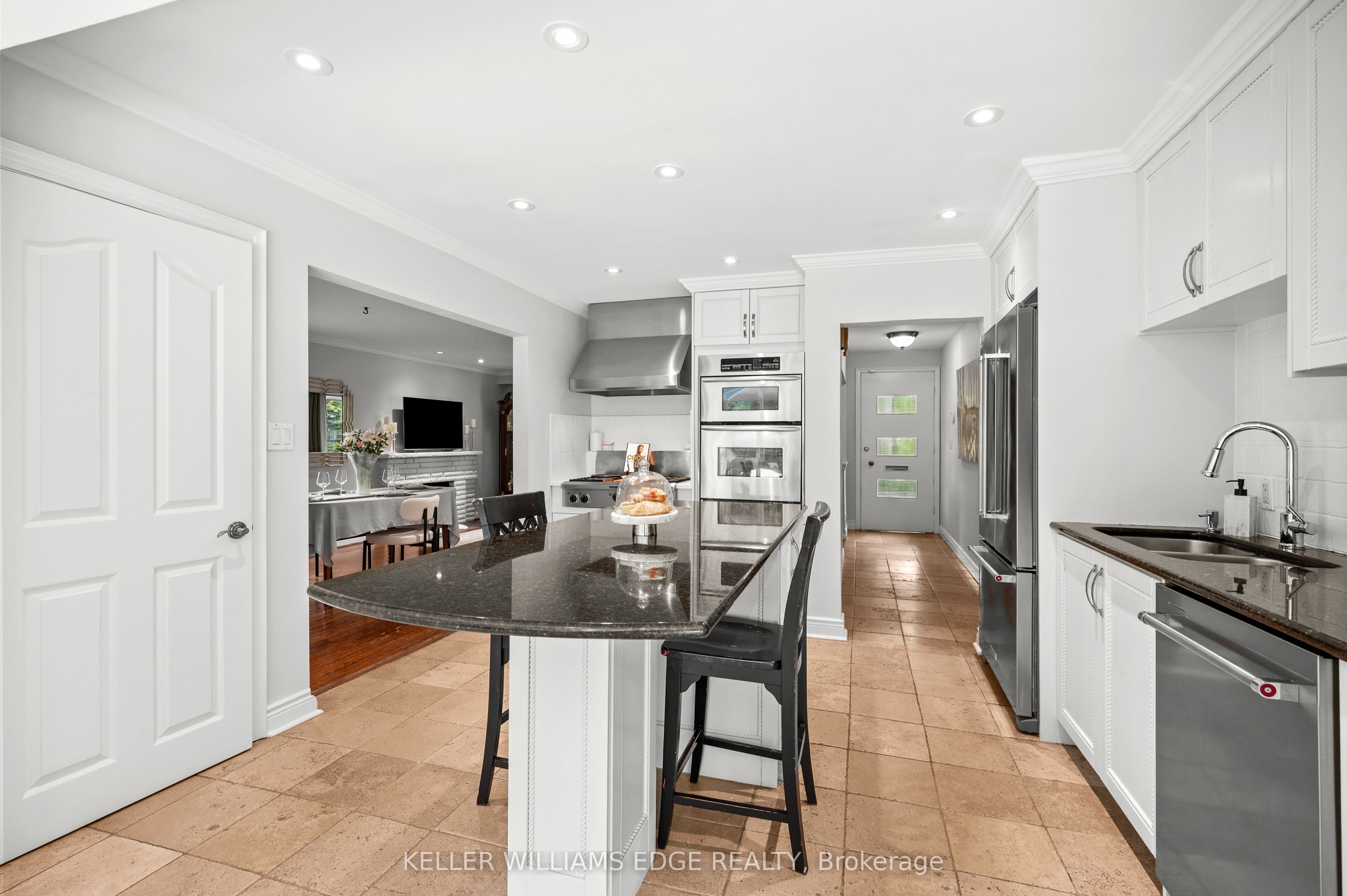 1589 Crediton Parkway
