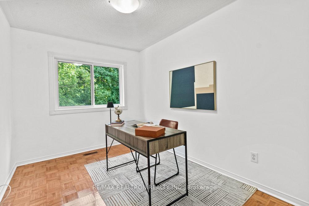 4 Bedrooms Condo at 31 Treeland, Toronto For sale